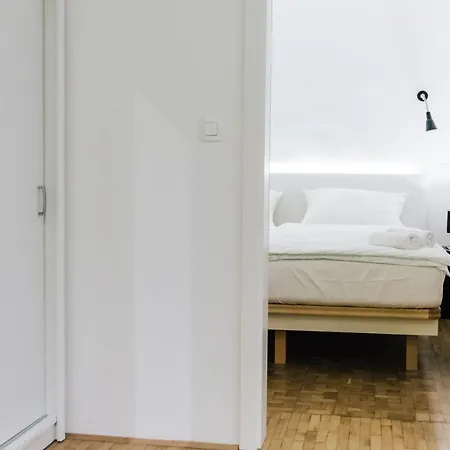 Center Ii - Kersnikova Апартаменти Любляна